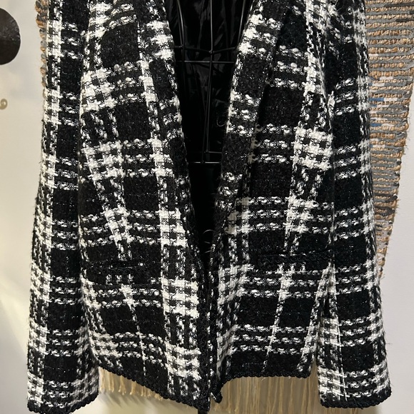 Dressbarn Stylish Black and White Plaid Women's Jacket - Picture 3 of 12